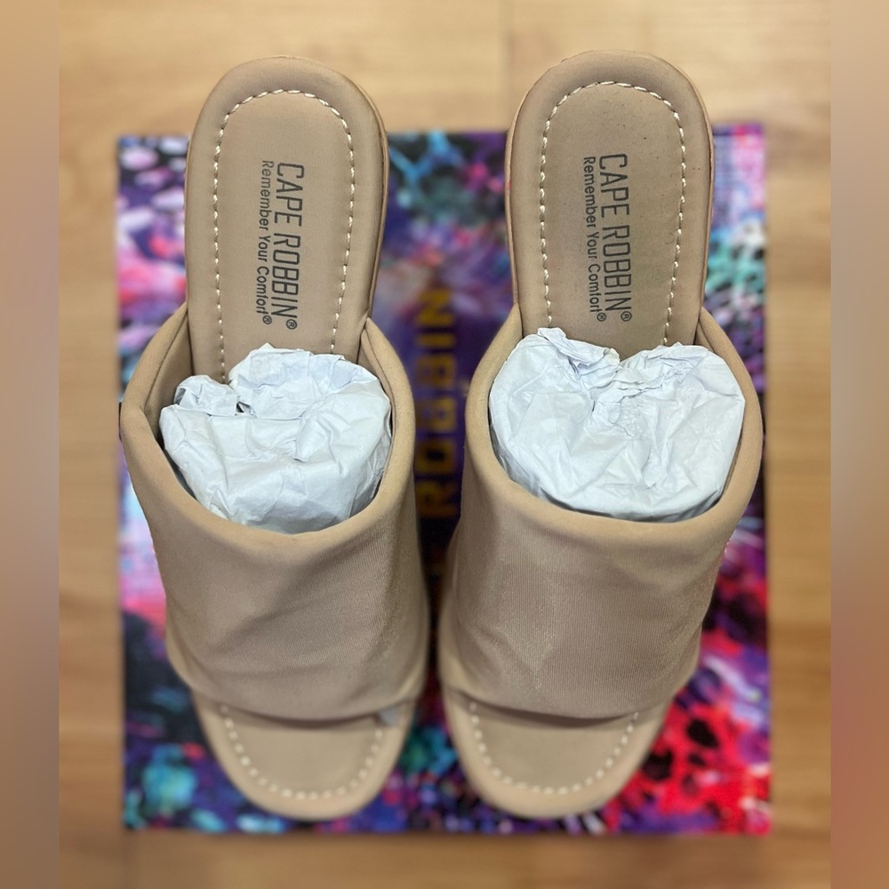 Cape Robbin Echoya Womens Round Toe Platform Heels